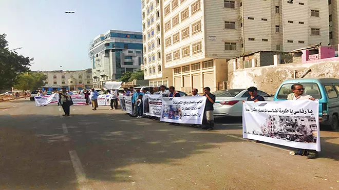 7 سنوات من التشرد والمعاناة وإرهاق الإيجارات والغلاء فهل تستشعرون بقضيتنا؟ 7 سنوات من التشرد والمعاناة وإرهاق الإيجارات والغلاء فهل تستشعرون بقضيتنا؟